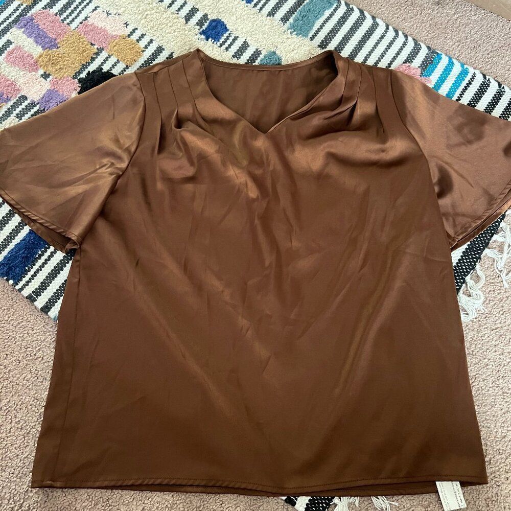 Motf‎ small brown blouse